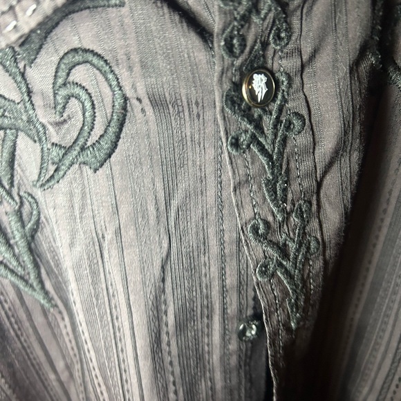 Vintage Roar tribal y2k embroidered button up longsleeve shirt - Picture 4 of 14